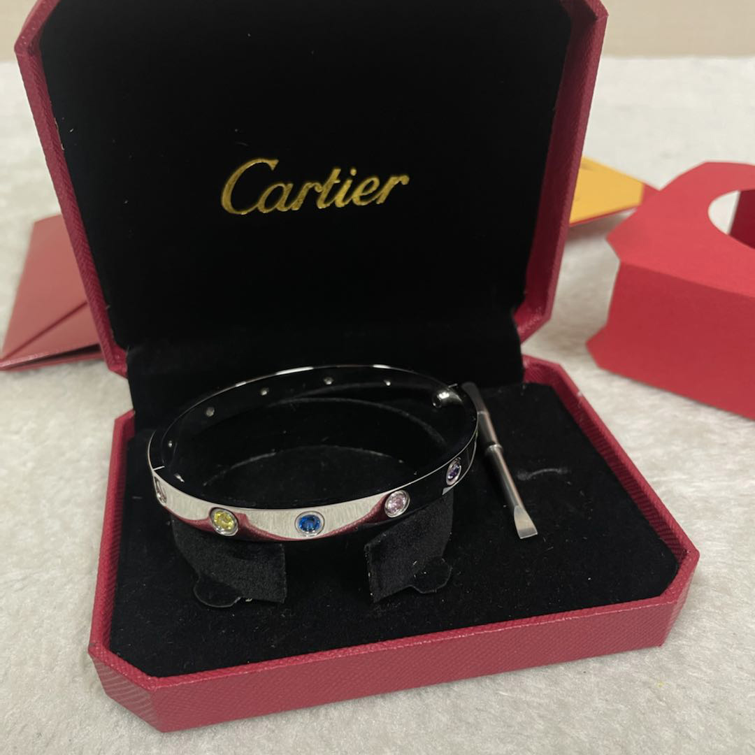 Cartier Bracelet - FashionPlug
