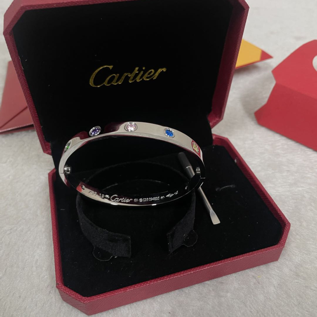 Cartier Bracelet - FashionPlug