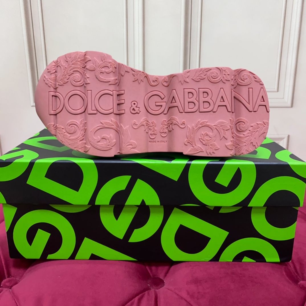 Dolce & Gabbana Day Master Sneakers - FashionPlug