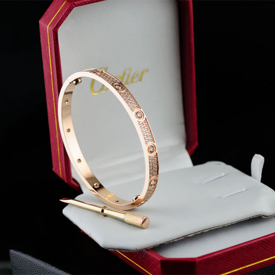 Cartier Bracelet - FashionPlug
