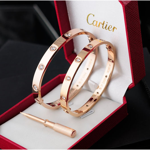 Cartier Bracelet - FashionPlug