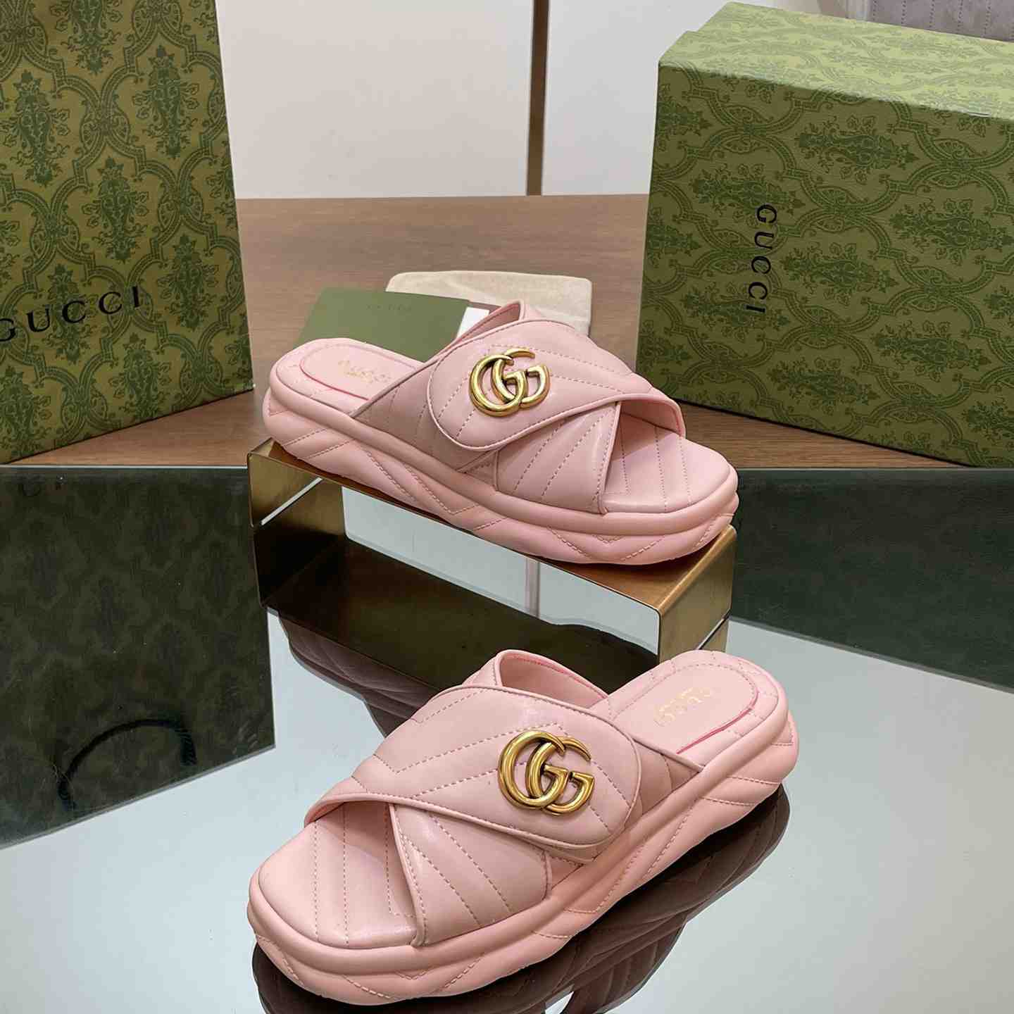 Gucci Women's Double G Slide Sandal - FashionPlug