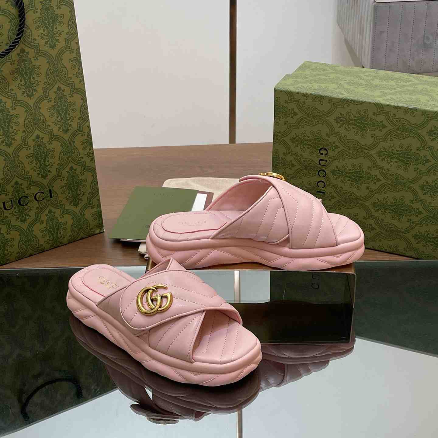 Gucci Women's Double G Slide Sandal - FashionPlug
