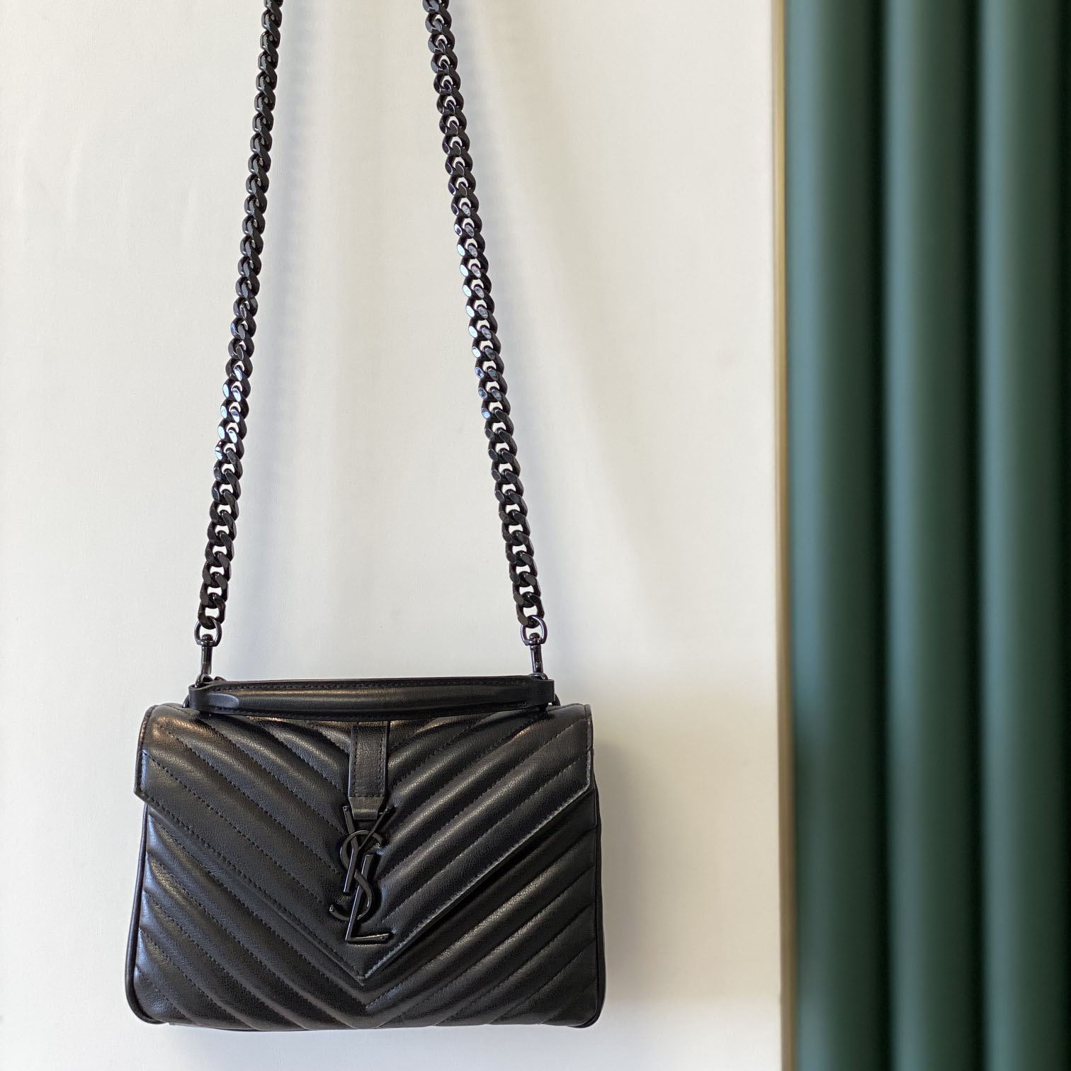 Saint Laurent Leather Shoulder Bag Black  (24x17x6.5cm) - FashionPlug