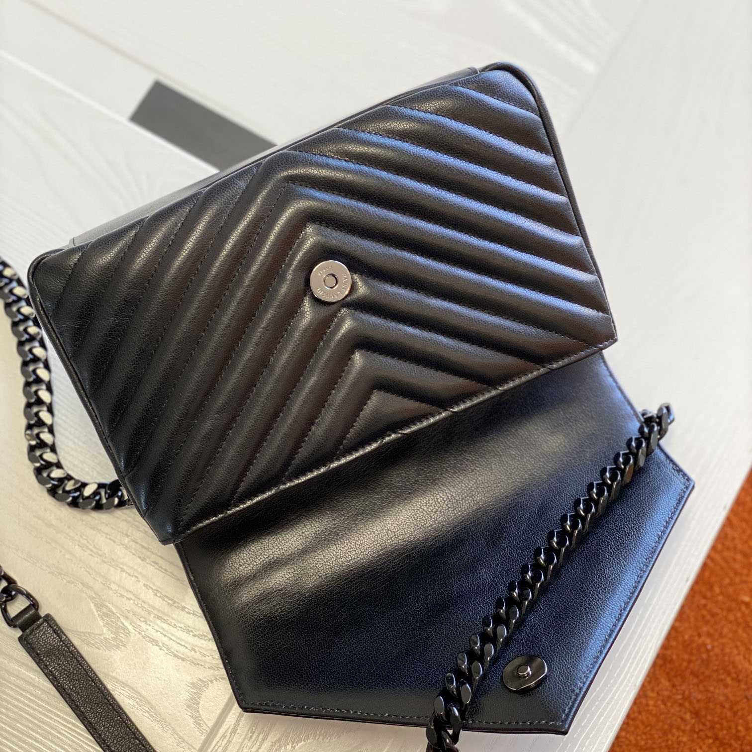 Saint Laurent Leather Shoulder Bag Black  (24x17x6.5cm) - FashionPlug