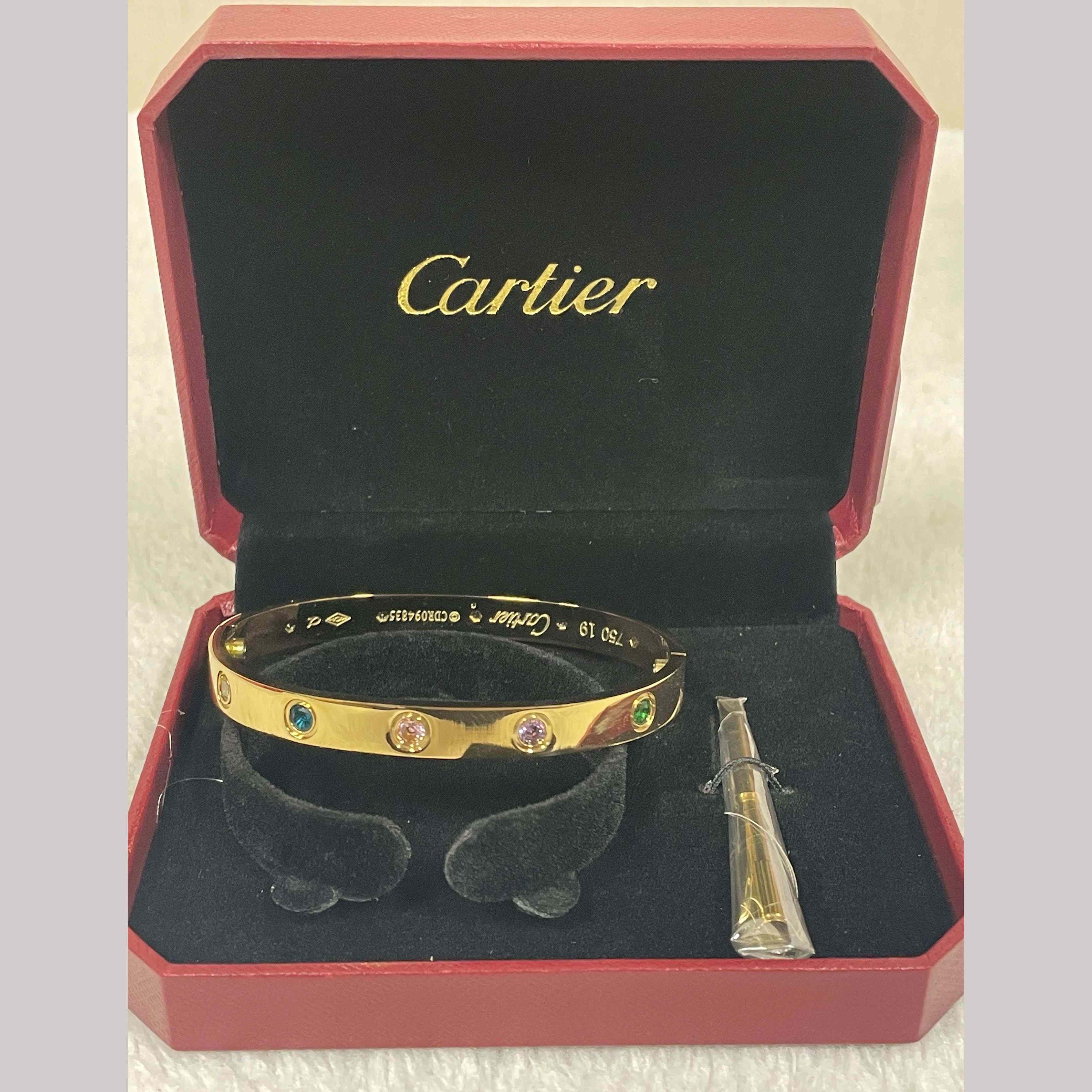 Cartier Bracelet - FashionPlug