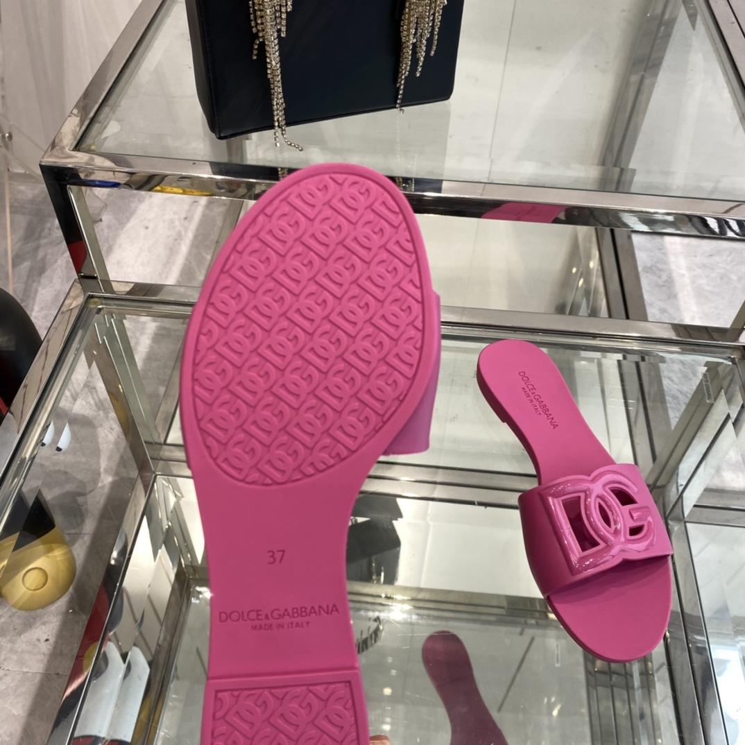 Dolce & Gabbana Rubber Beachwear Sliders - FashionPlug