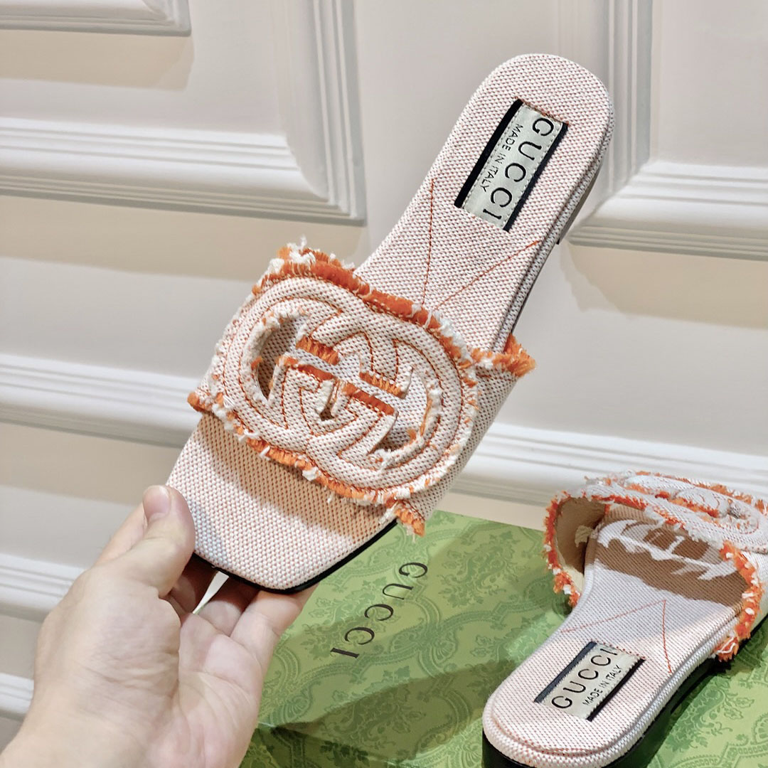 Gucci Women's Interlocking G Slide Sandal - FashionPlug