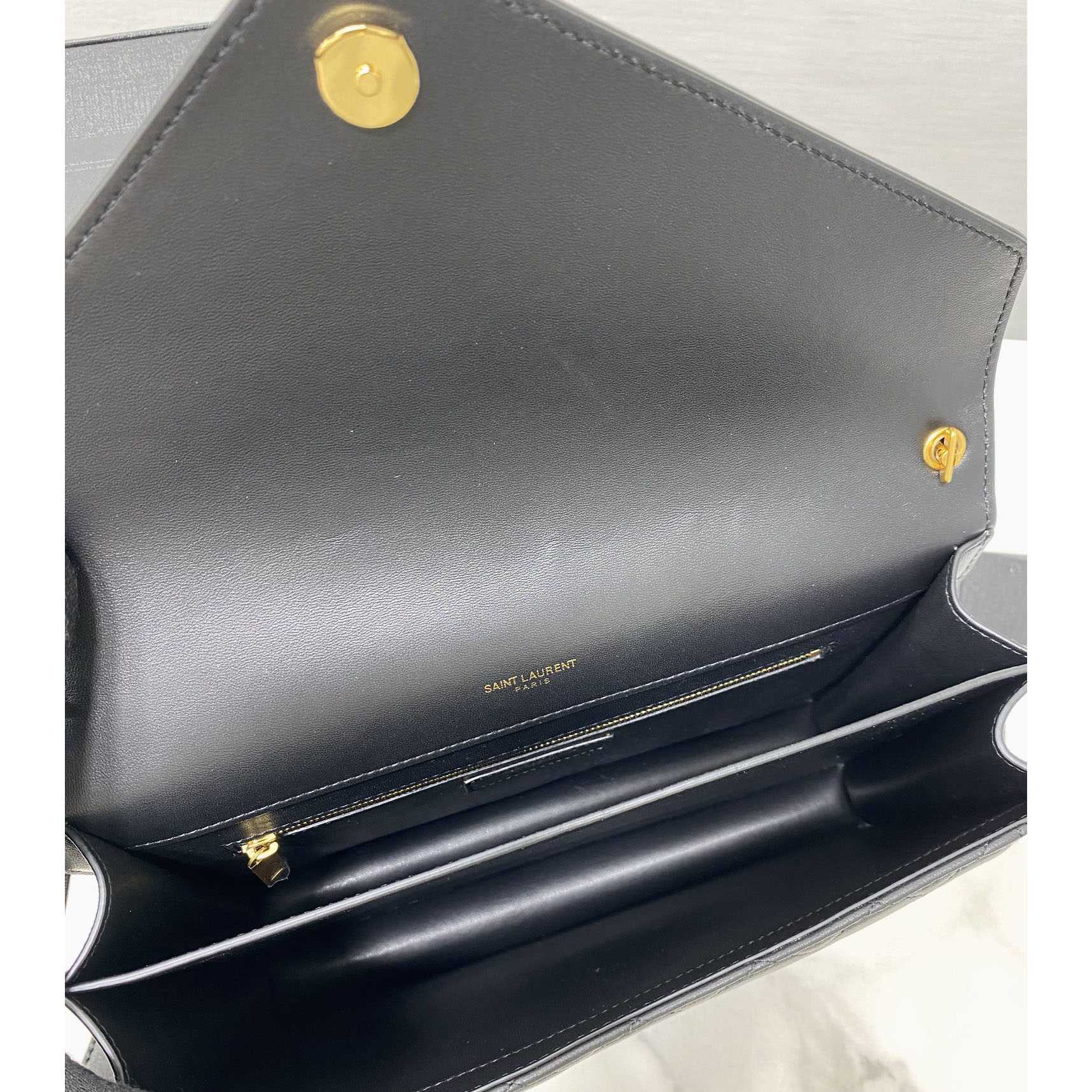 Saint Laurent Leather Crossbody Bag  ( 26x18x5cm) - FashionPlug