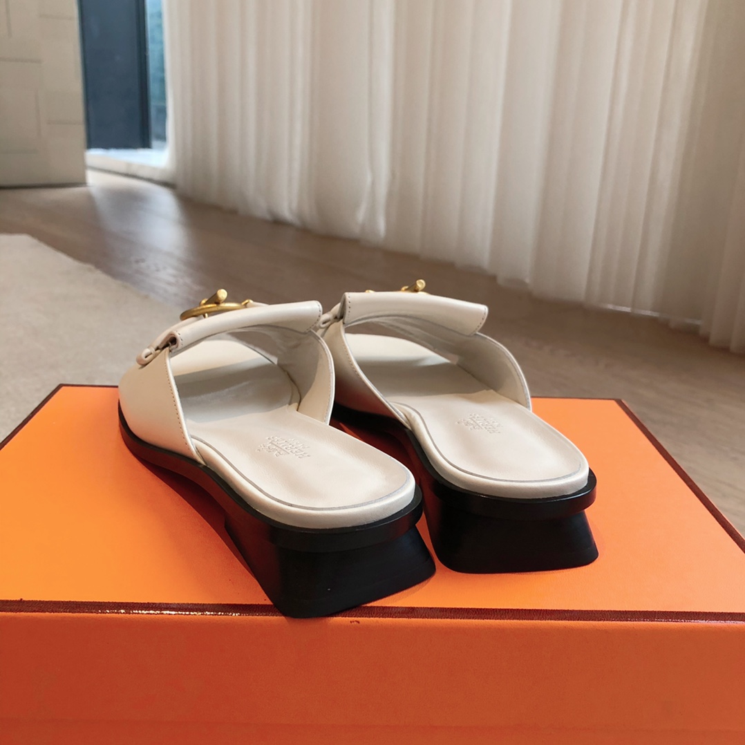 Hermes Isle Sandal - FashionPlug