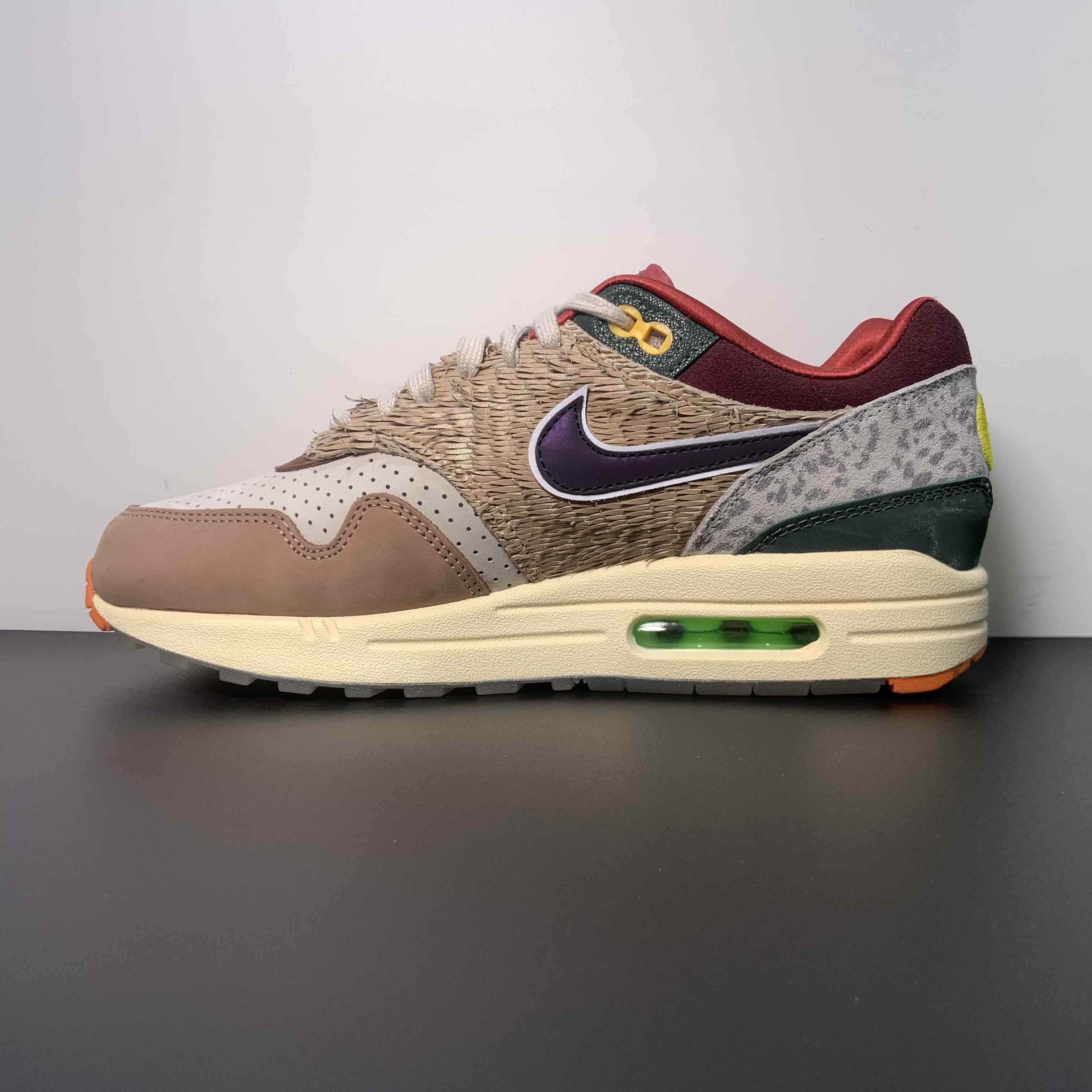 Division Street x Nike Air Max 1 Sneakers    HQ2639-100 - FashionPlug