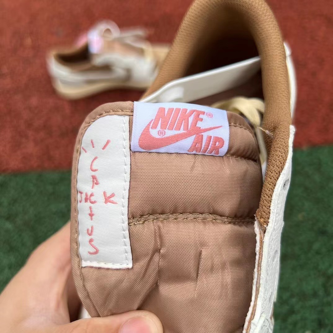 Travis Scott x Air Jordan 1 Low  Sneaker    DM7886-106 - FashionPlug