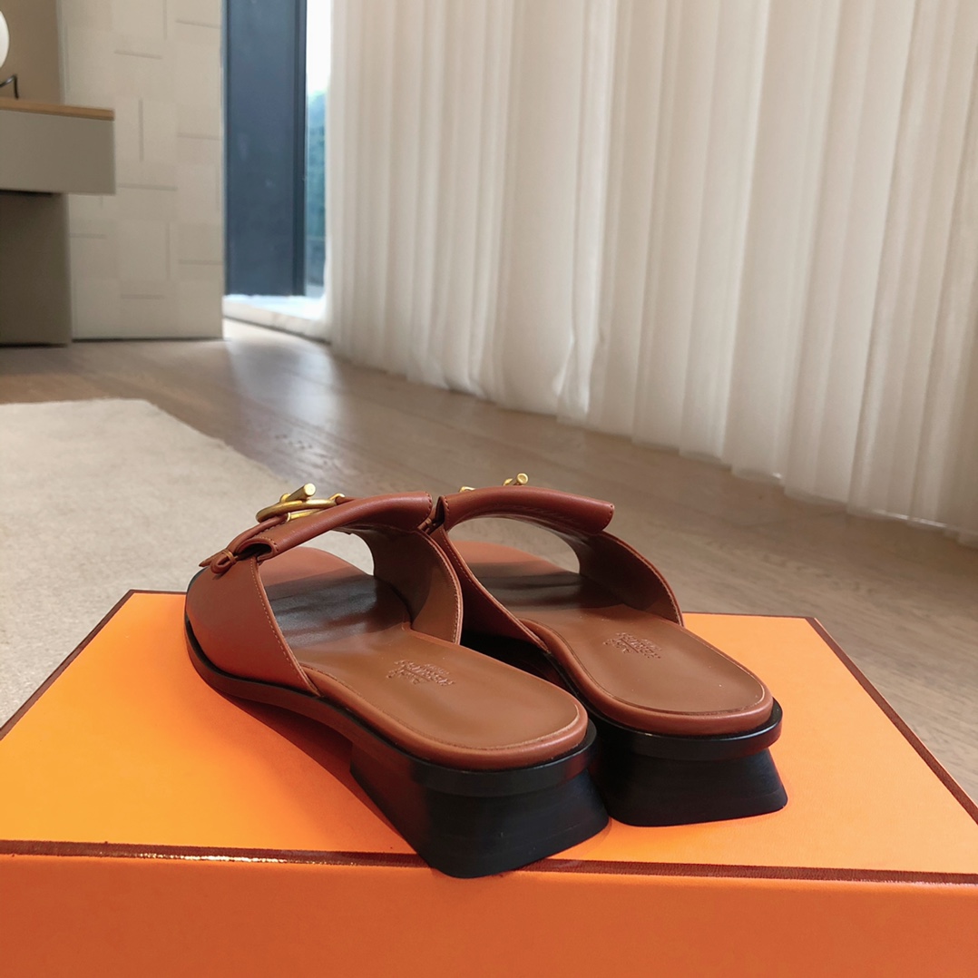 Hermes Isle Sandal - FashionPlug