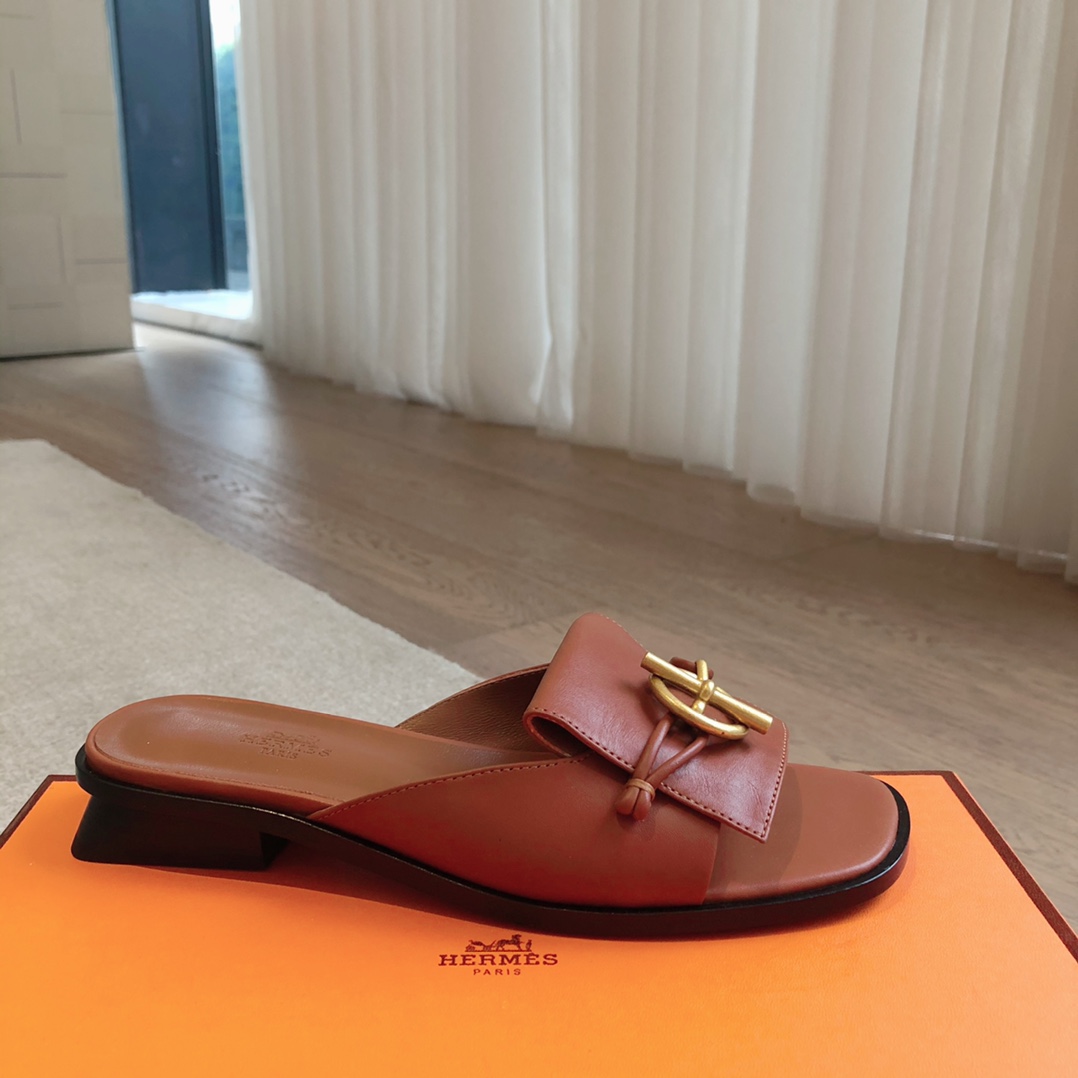 Hermes Isle Sandal - FashionPlug