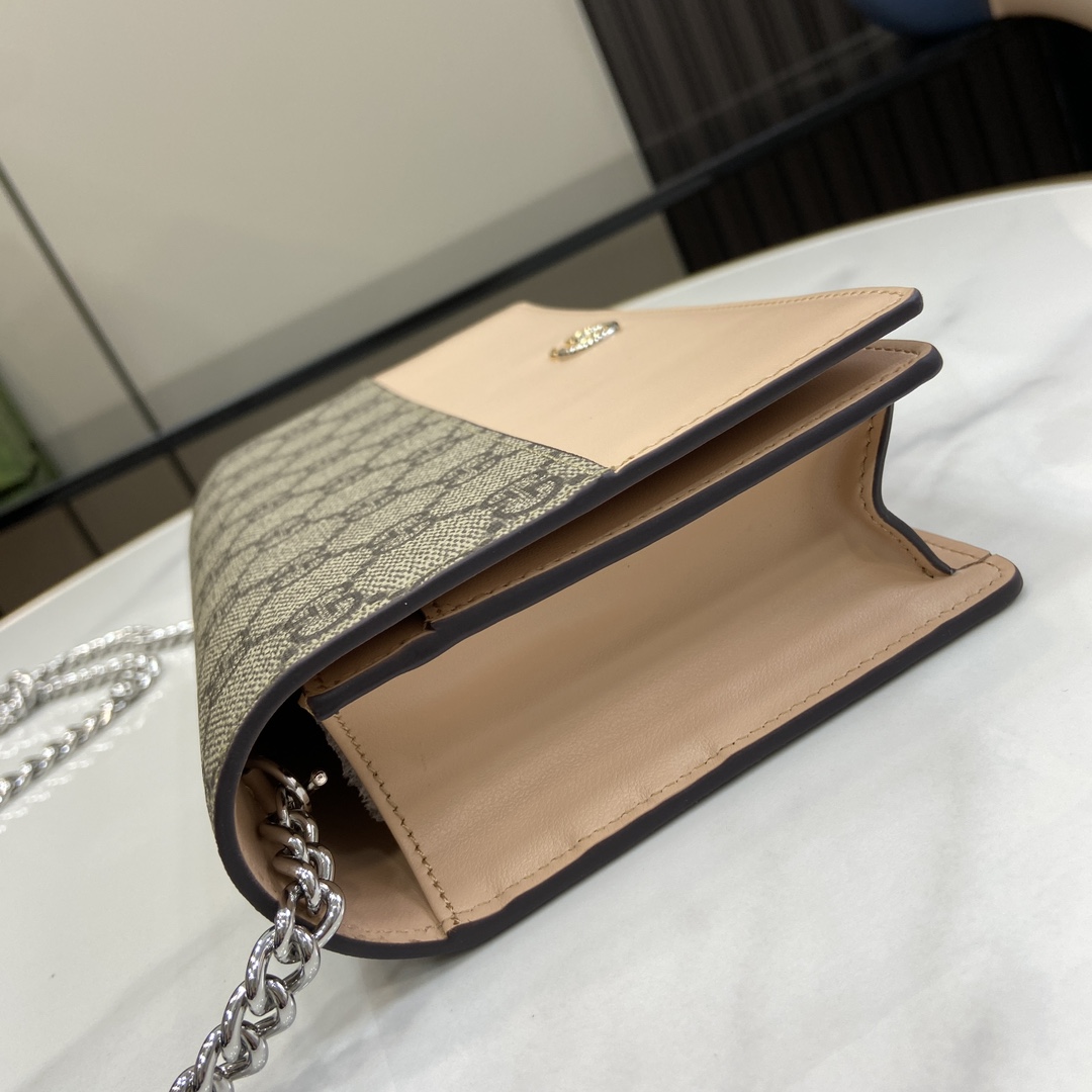 Gucci GG Marmont Chain Wallet - FashionPlug