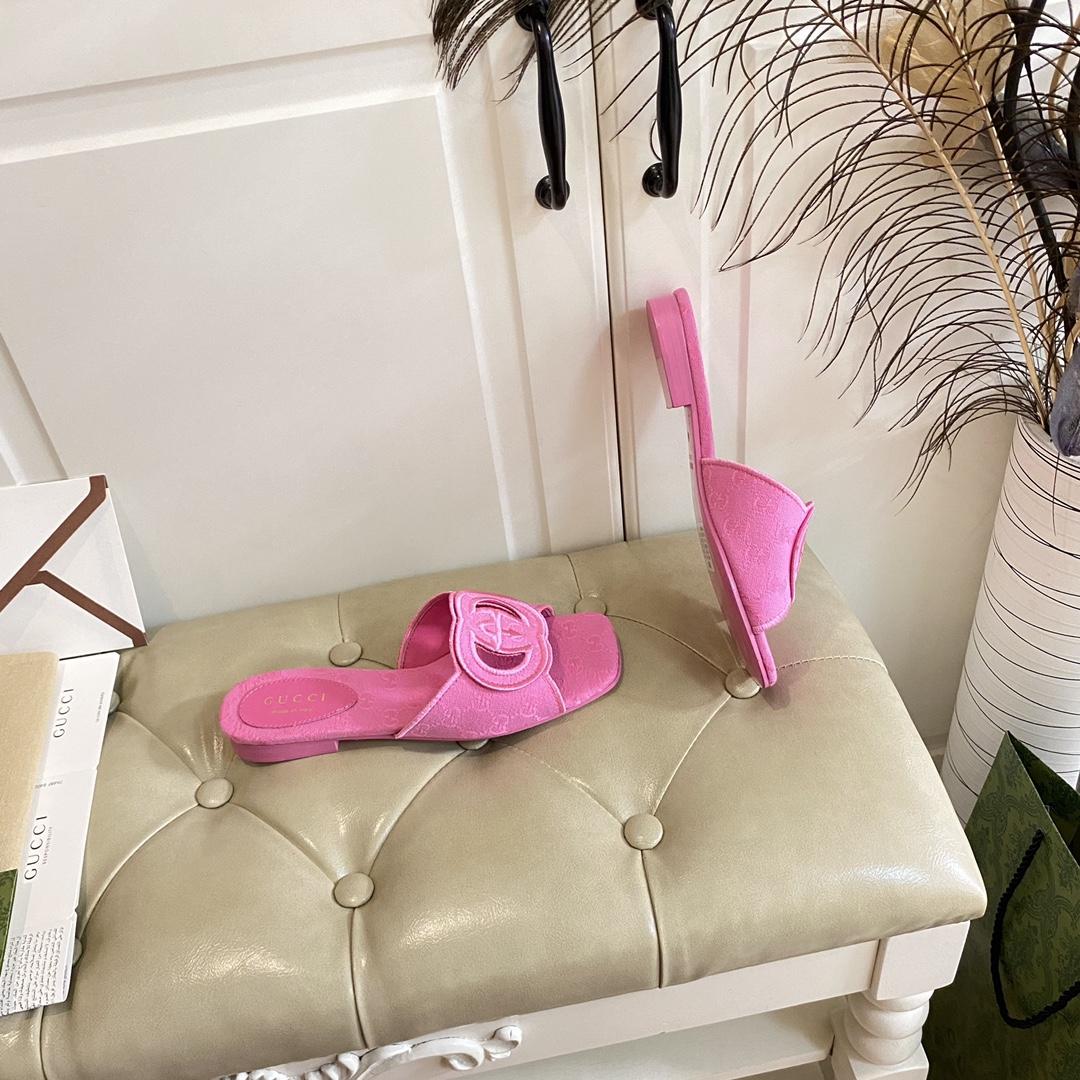 Gucci Women's Interlocking G Slide Sandal - FashionPlug