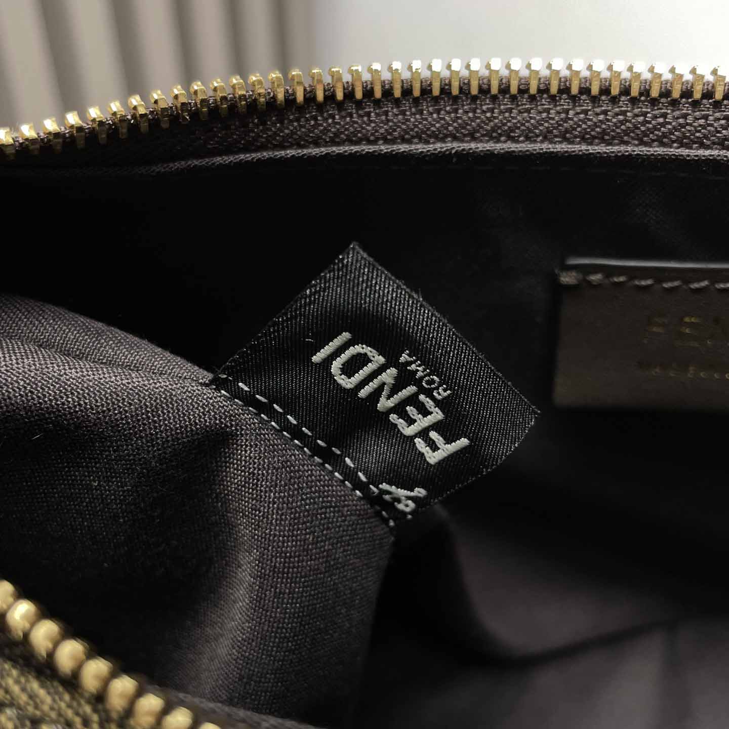 Fendi Fendigraphy Hobo Bag （29-24.5-10cm） - FashionPlug