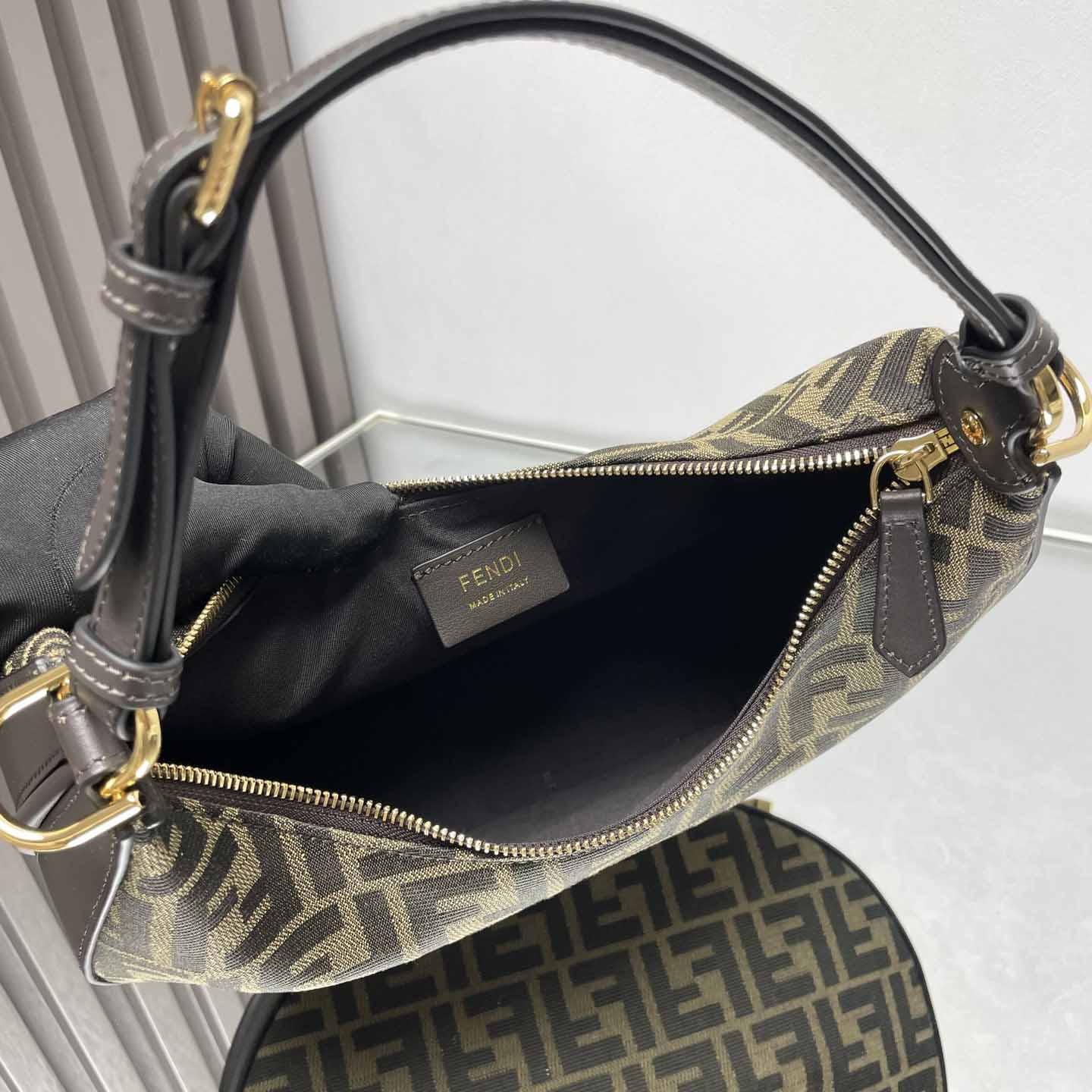 Fendi Fendigraphy Hobo Bag （29-24.5-10cm） - FashionPlug