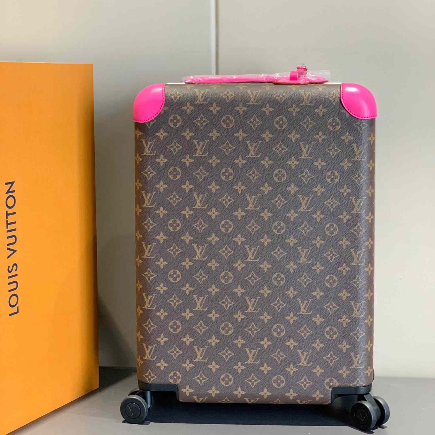 Louis Vuitton Horizon （38 x 55x 21 cm ） - FashionPlug