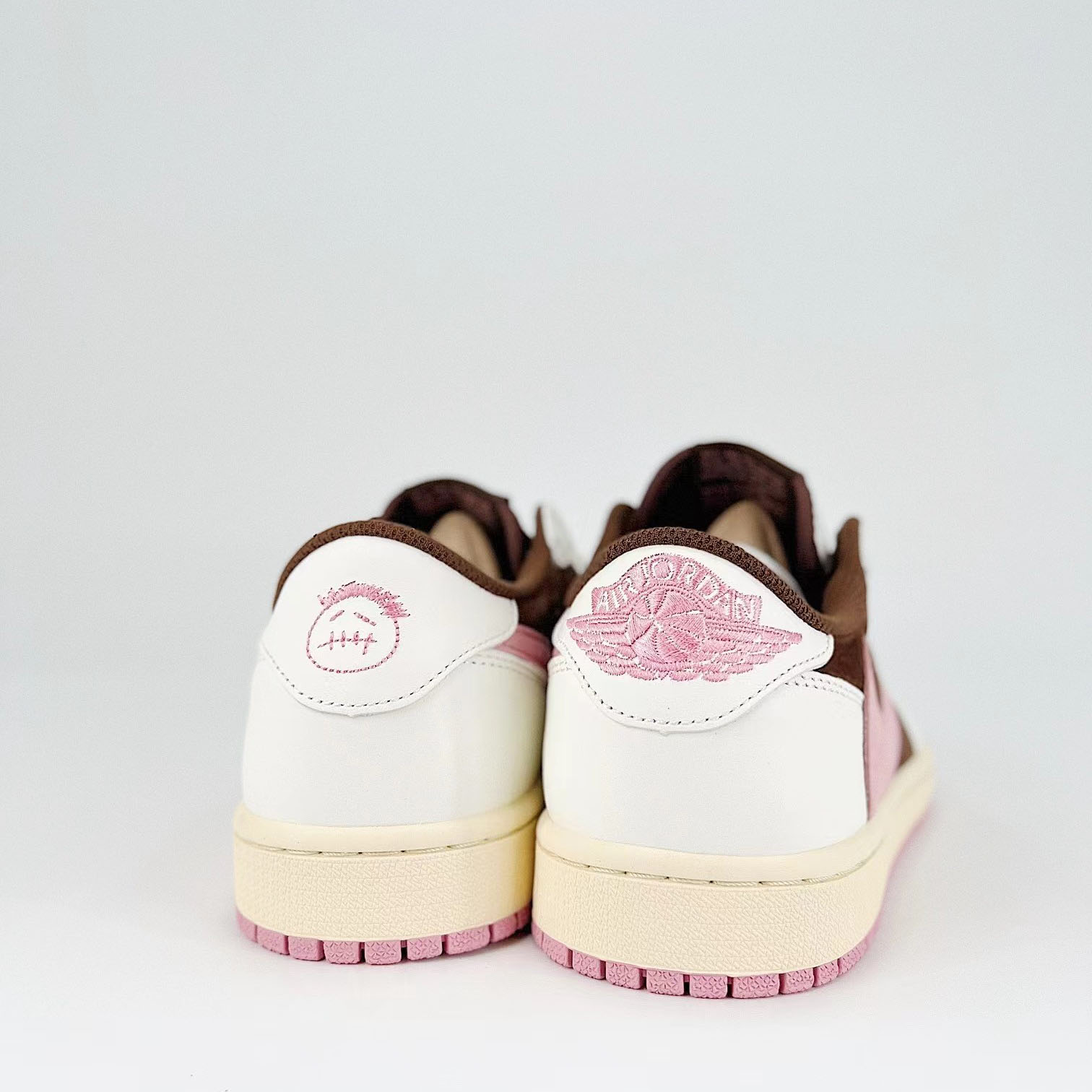 Travis Scott x Air Jordan 1 Low  Sneaker   DZ4137-206 - FashionPlug