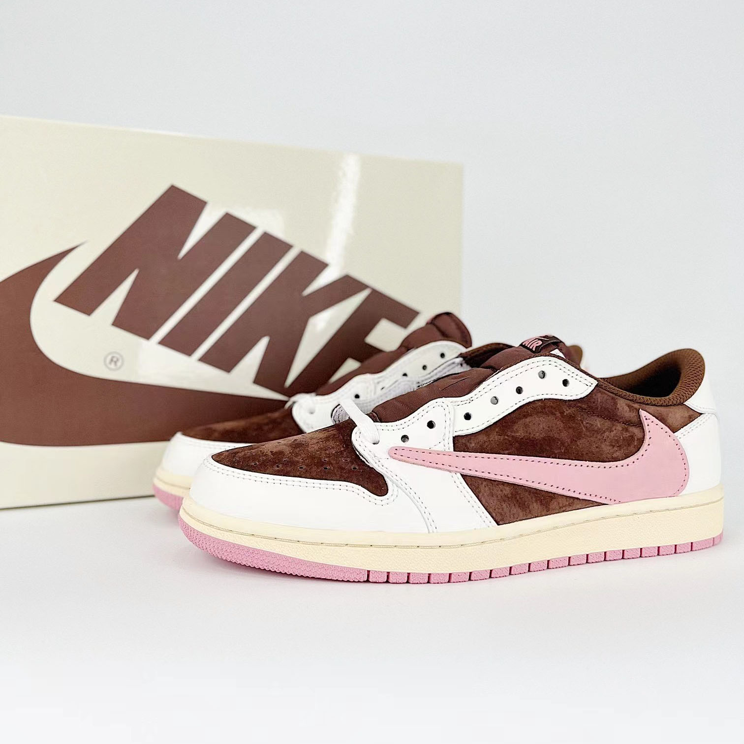 Travis Scott x Air Jordan 1 Low  Sneaker   DZ4137-206 - FashionPlug