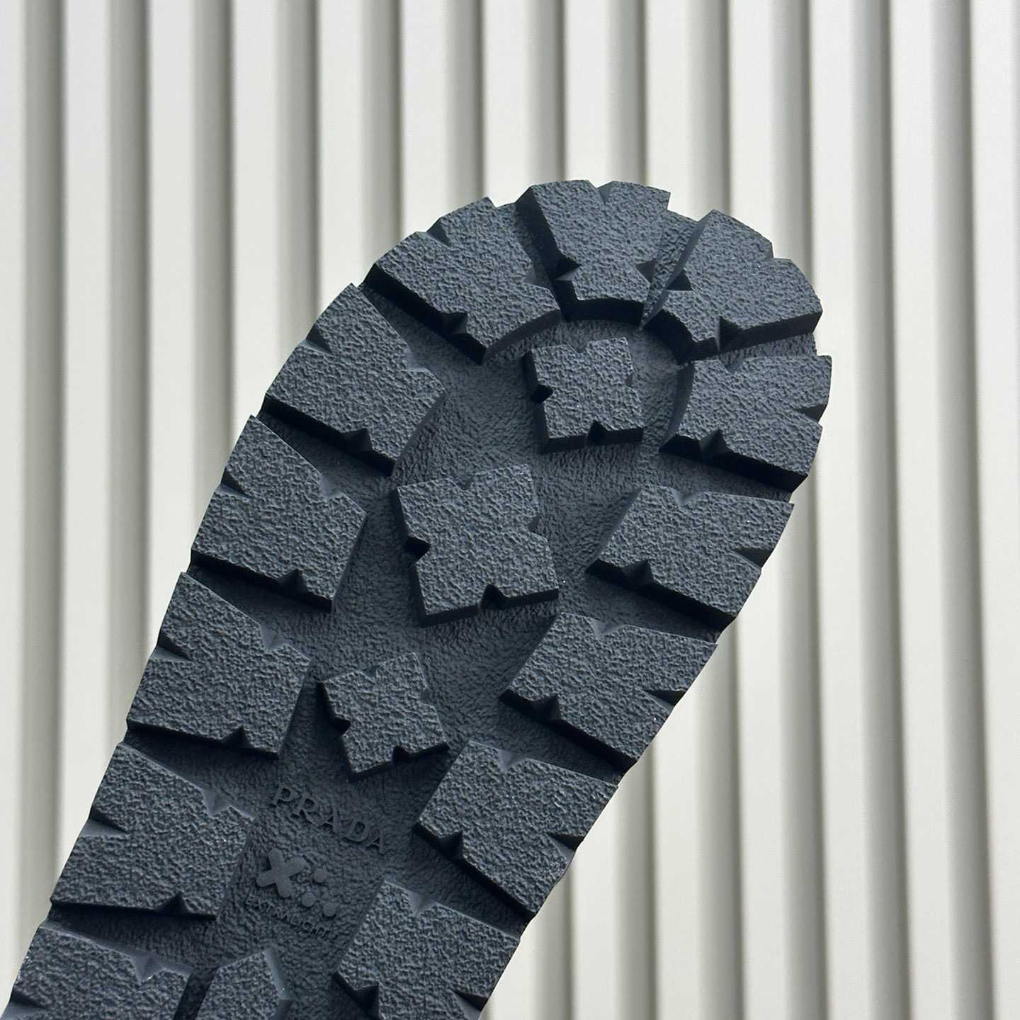 Prada Rubber Thong Sandals - FashionPlug