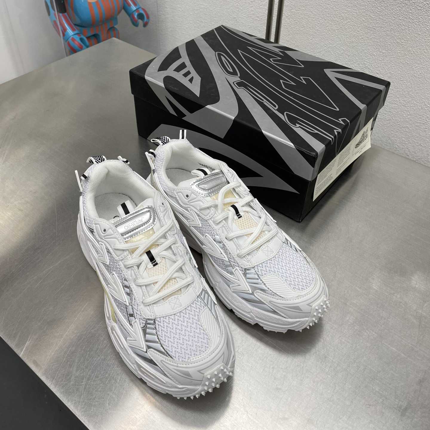 Off-White c/oVrgil Abloh™ Sneakers - FashionPlug