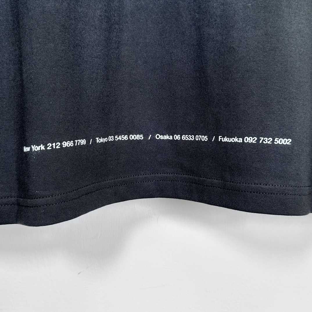Supreme Tunnel Tee - FashionPlug