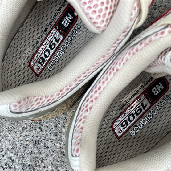 New Balance 1906R Sneakers      M1906RO  - FashionPlug