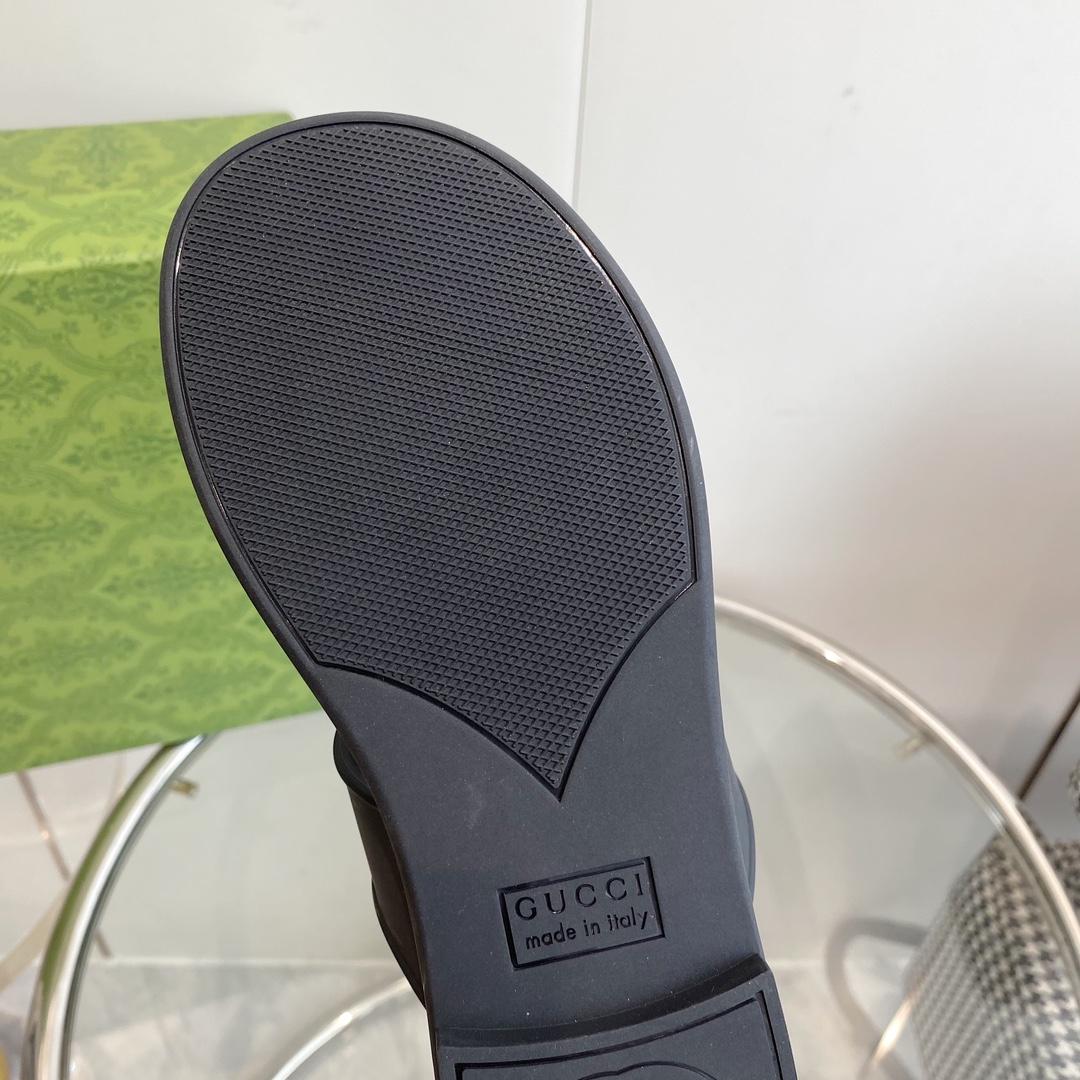 Gucci Women's Thong Sandal With Horsebit  - FashionPlug