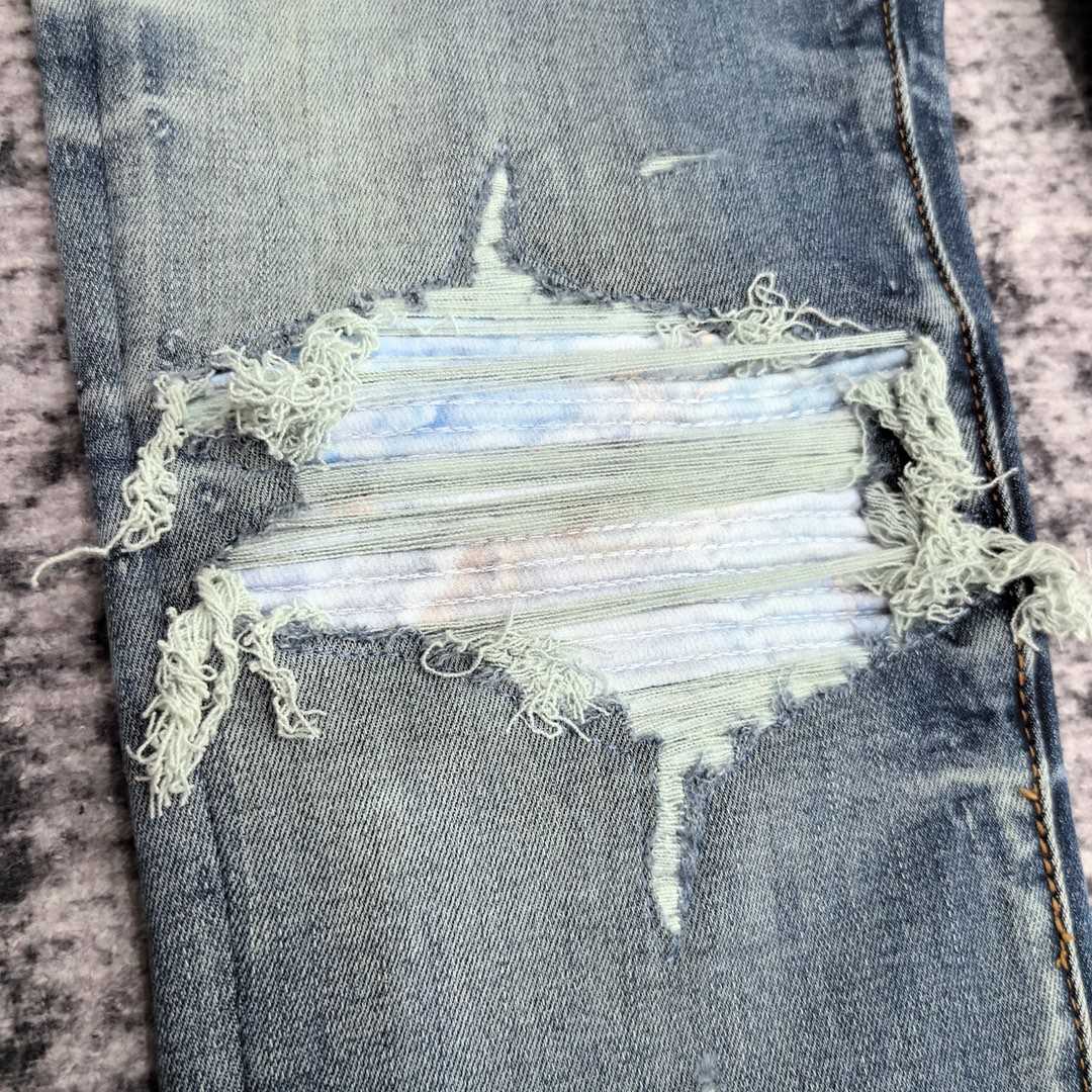 Amiri Slim Fit Jeans    672 - FashionPlug