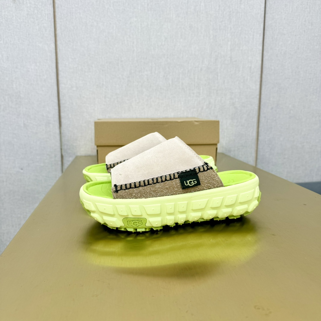 Ugg All Gender Venture Daze Slide - FashionPlug