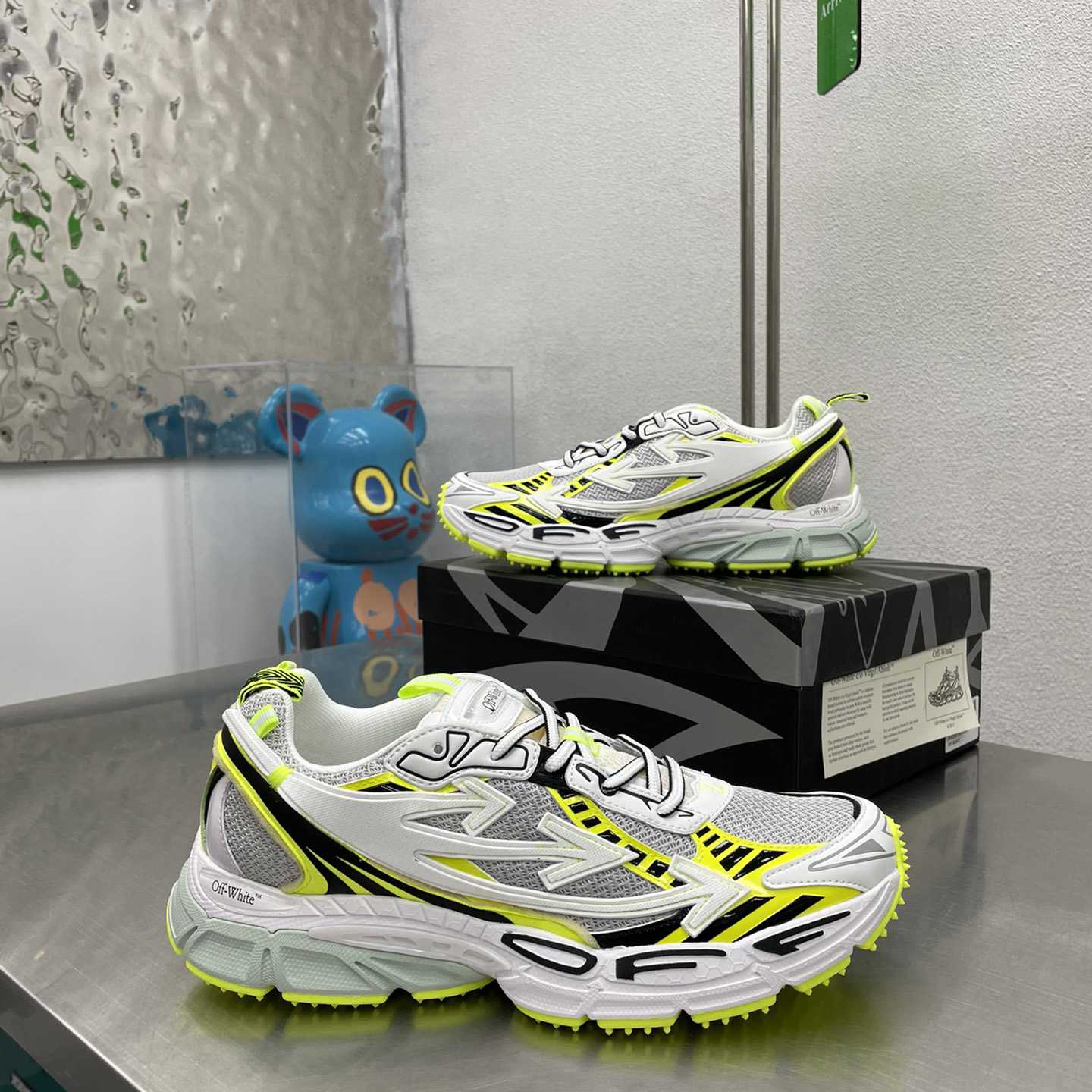 Off-White c/oVrgil Abloh™ Sneakers - FashionPlug