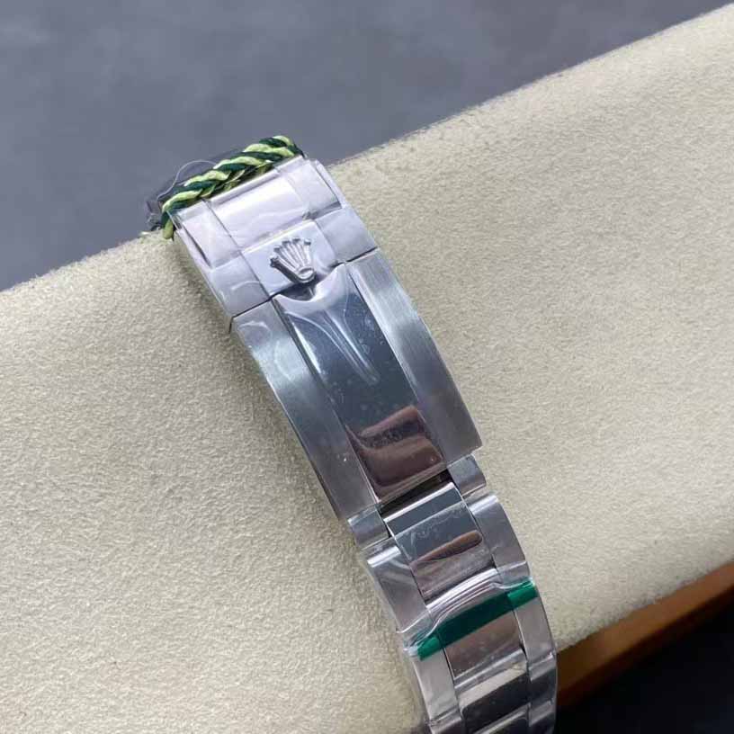 Rolex Oyster Perpetual 40mm Watch  - FashionPlug