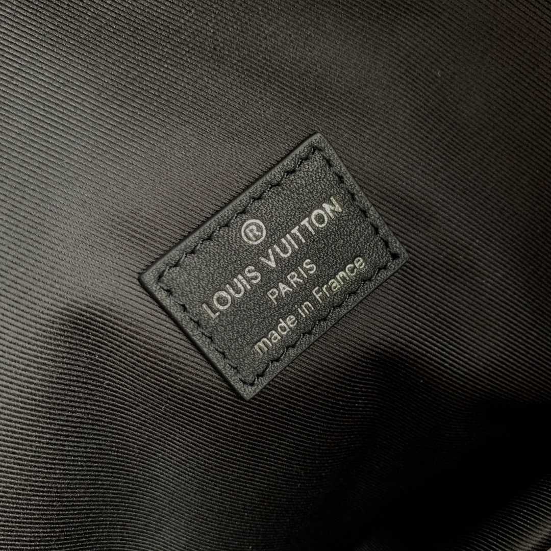 Louis Vuitton Helmet Bag   M46554 - FashionPlug