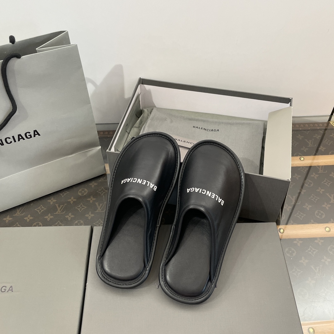 Balenciaga Logo-print Leather Slippers - FashionPlug