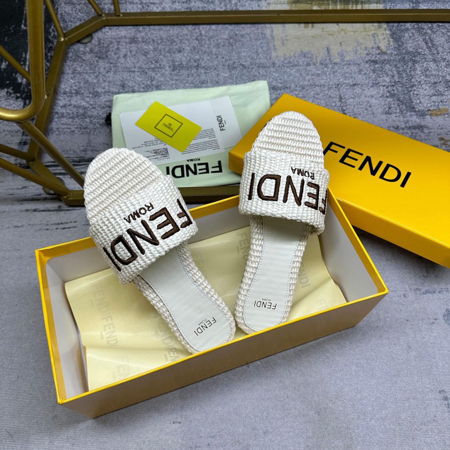 Fendi Signature Natural Raffia Slides - FashionPlug