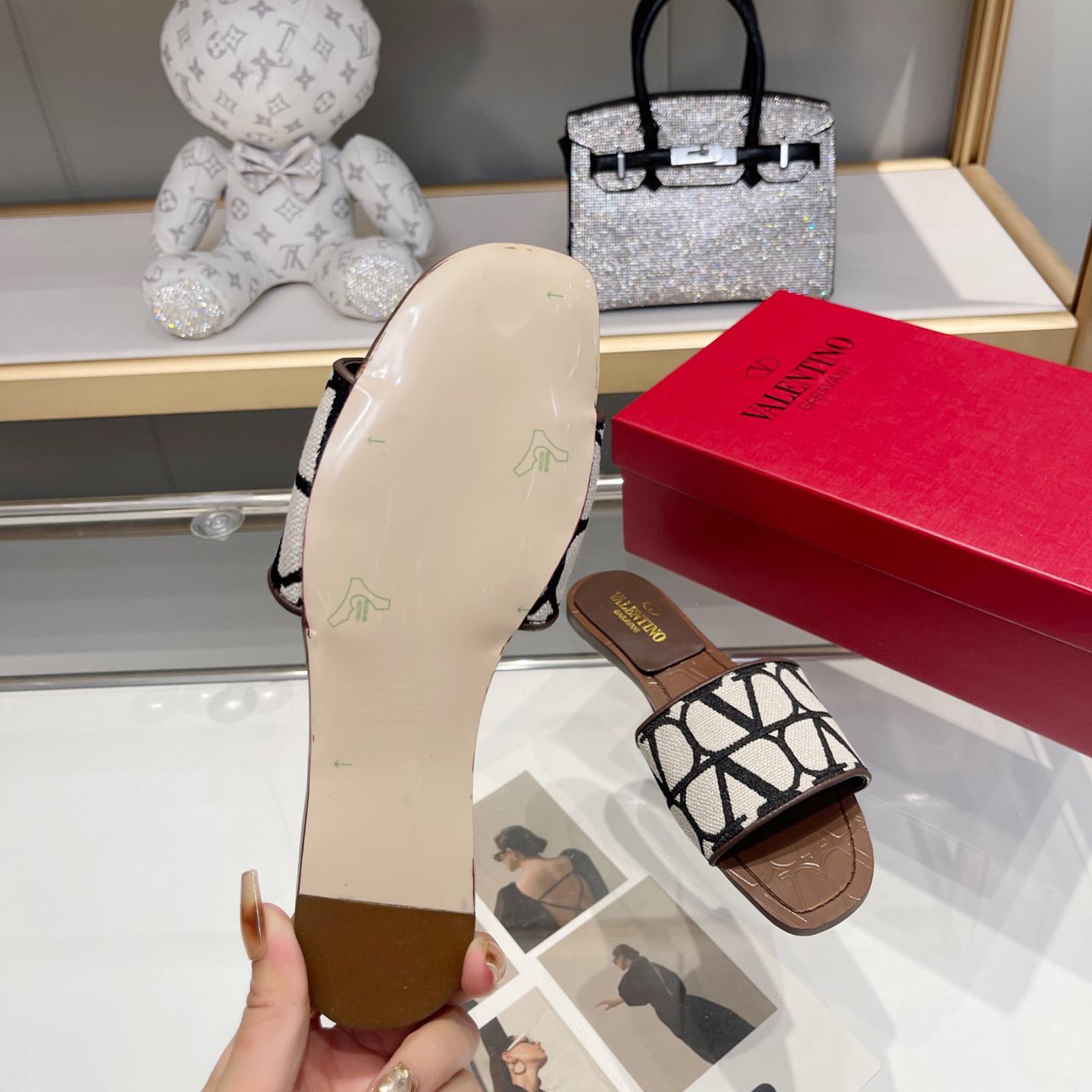 Valenti Garavani VLogo Toile Iconographe Slides - FashionPlug
