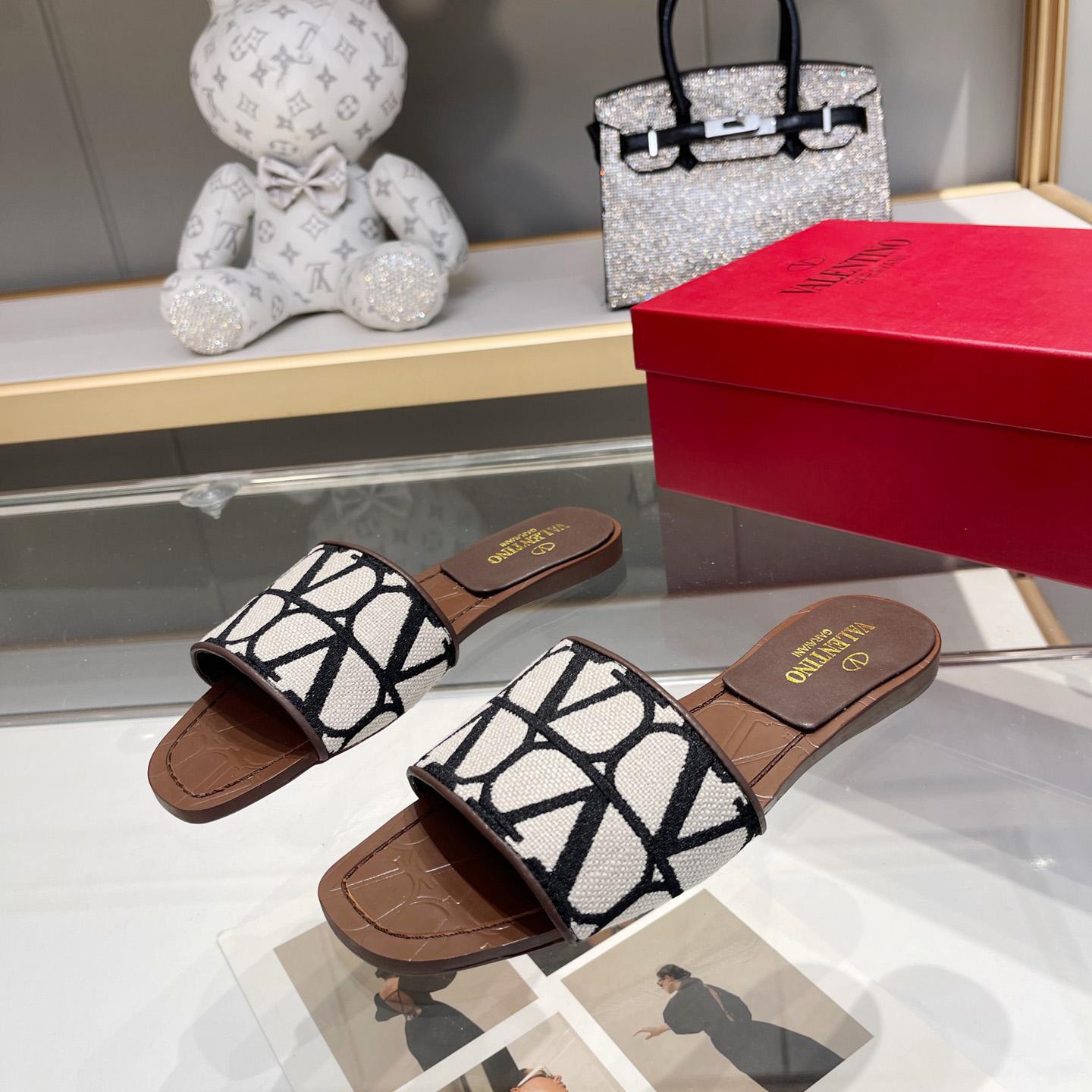 Valenti Garavani VLogo Toile Iconographe Slides - FashionPlug