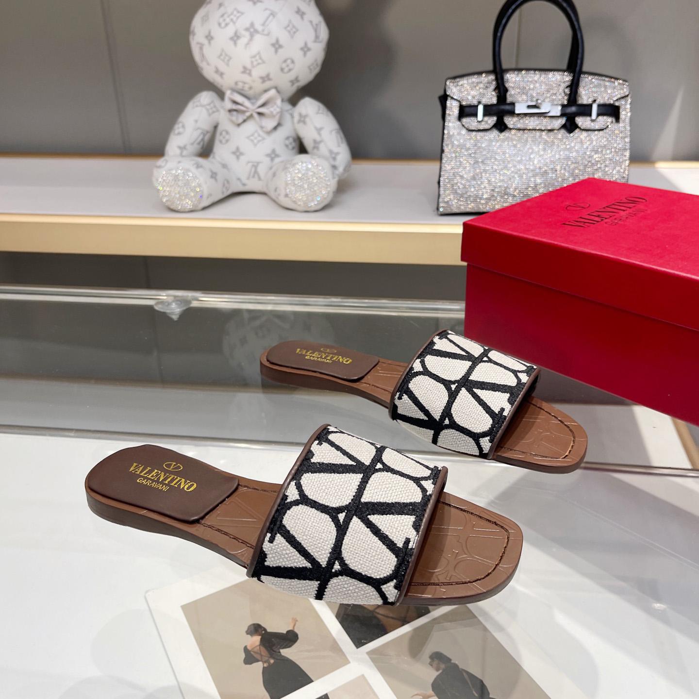 Valenti Garavani VLogo Toile Iconographe Slides - FashionPlug