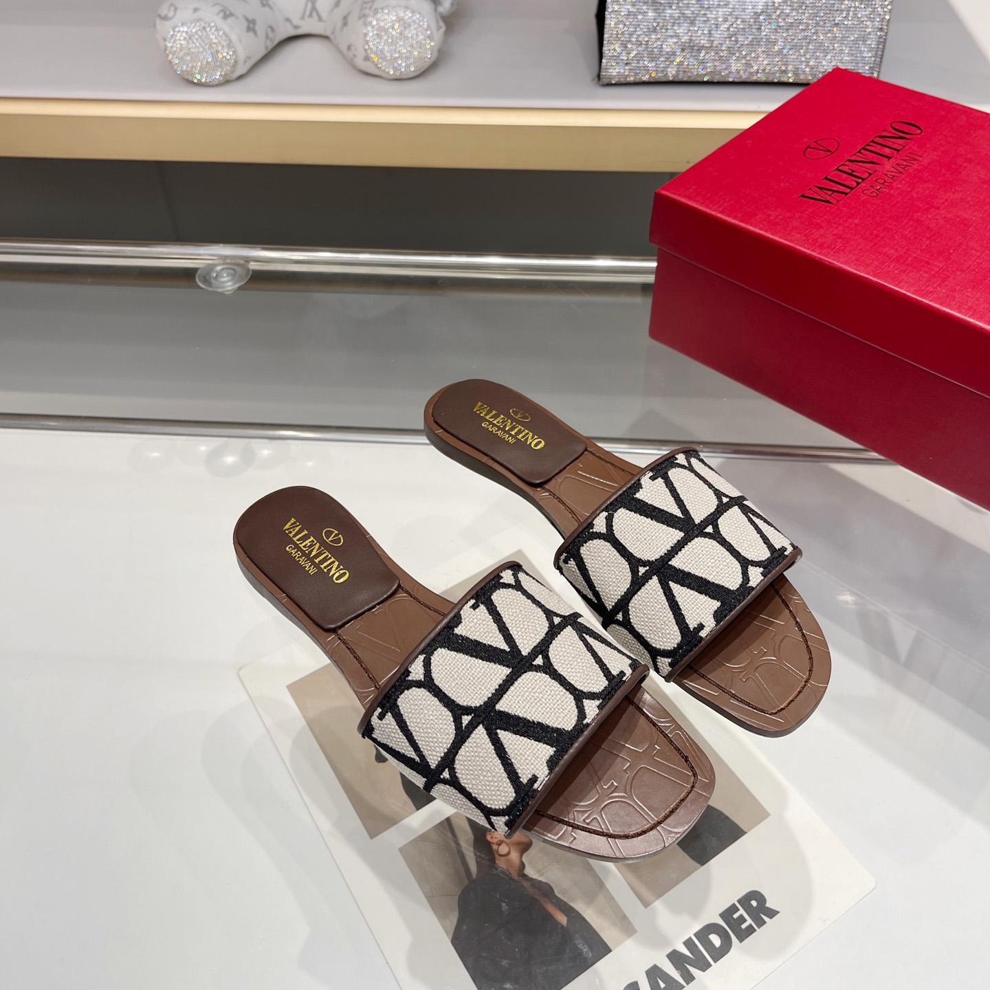 Valenti Garavani VLogo Toile Iconographe Slides - FashionPlug