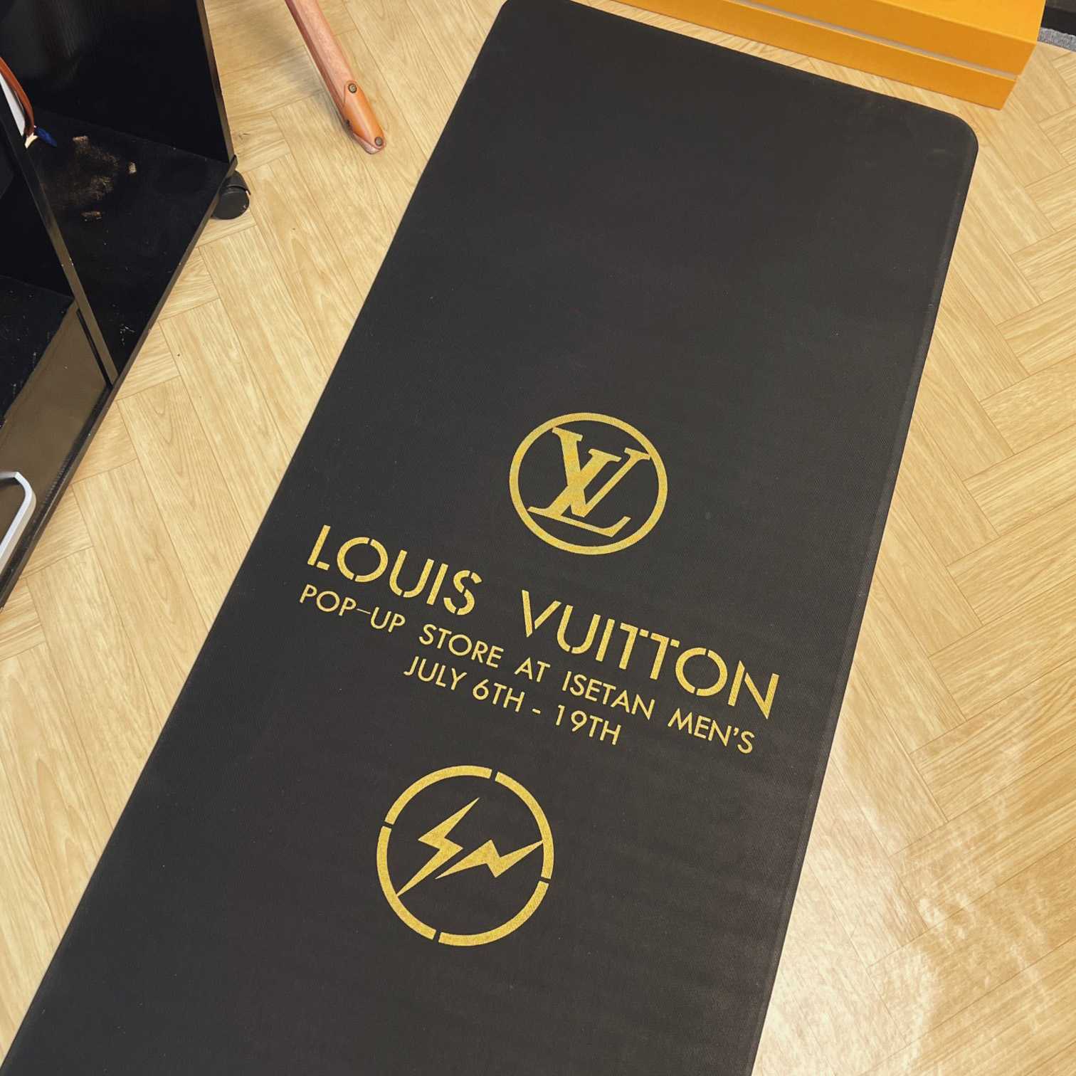 Louis Vuitton Exercise Mat  GI0920 - FashionPlug