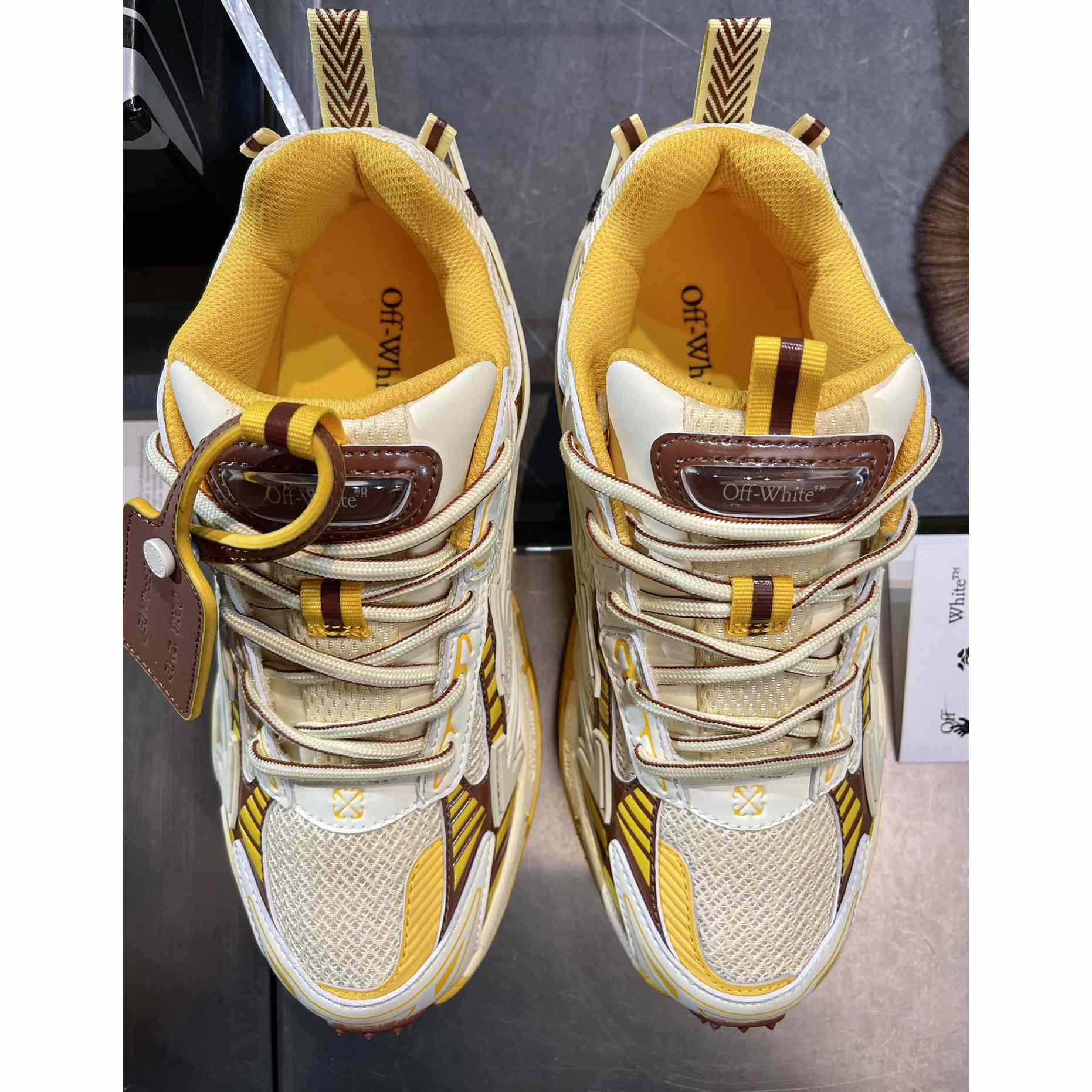Off-White Be Right Back - FashionPlug