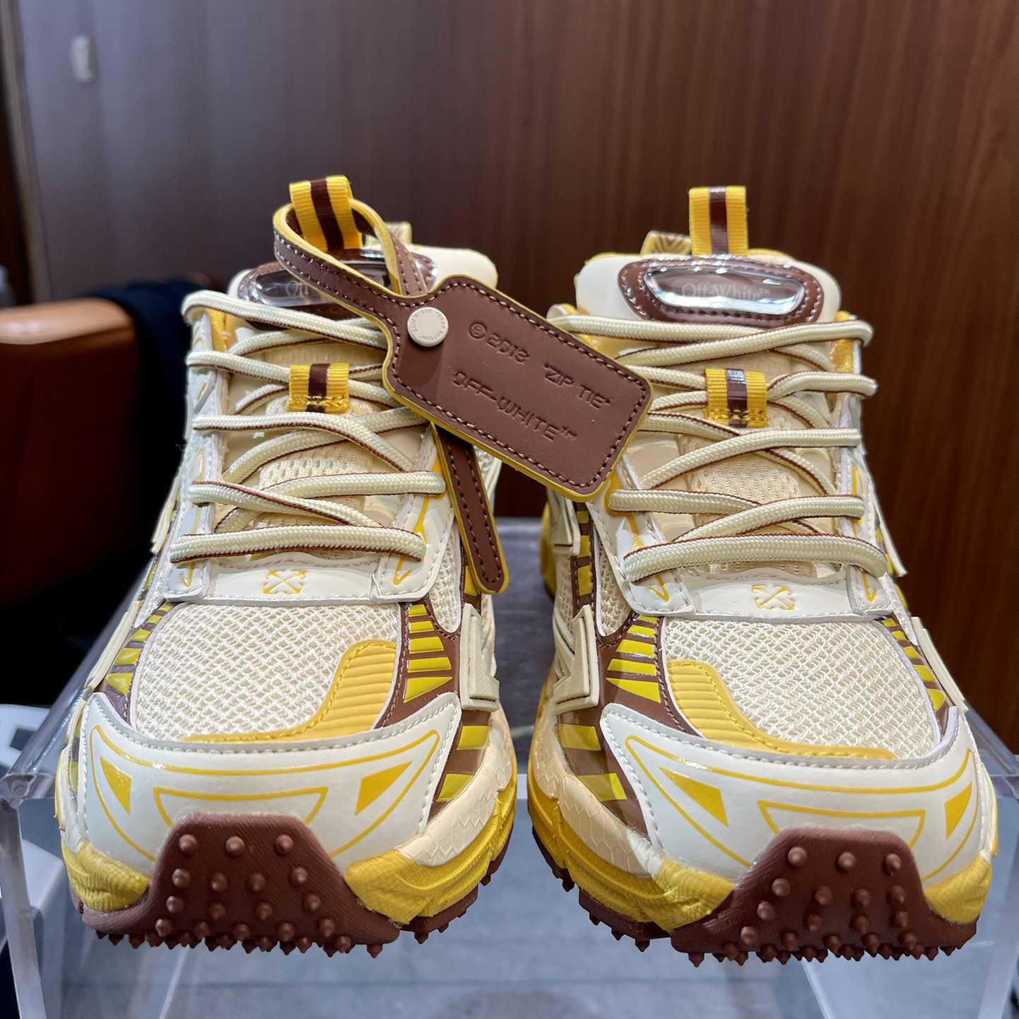 Off-White Be Right Back - FashionPlug