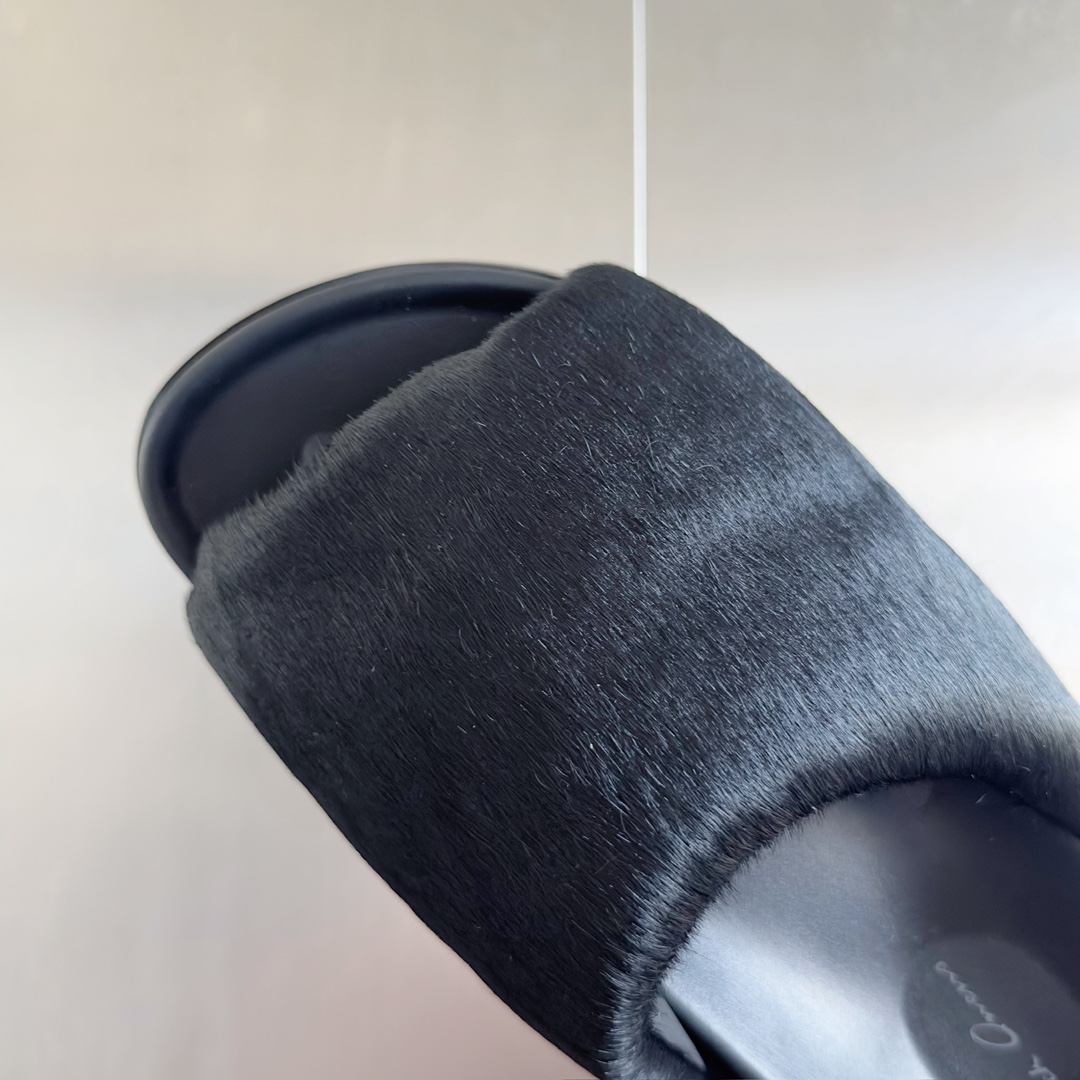 Rick Owens Slide In Black - FashionPlug