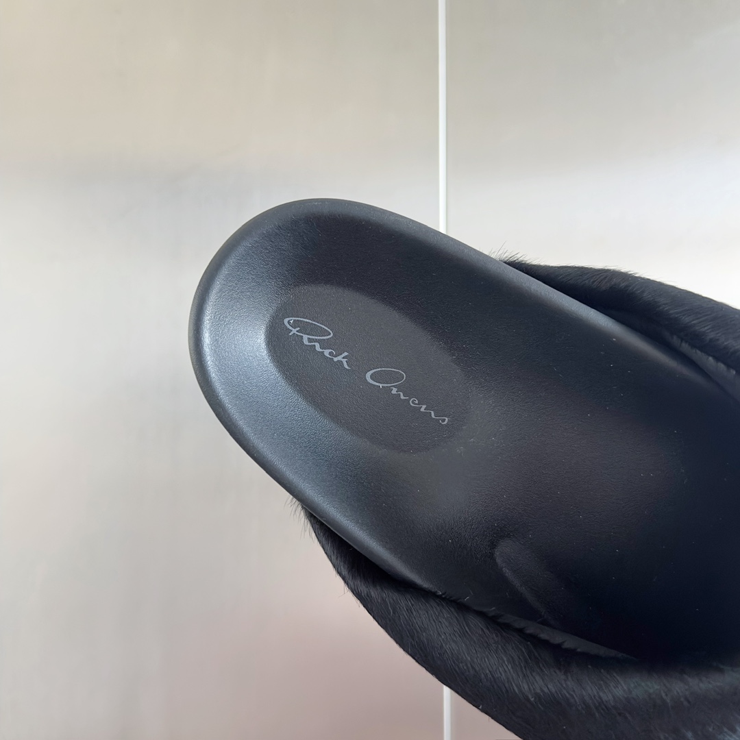 Rick Owens Slide In Black - FashionPlug
