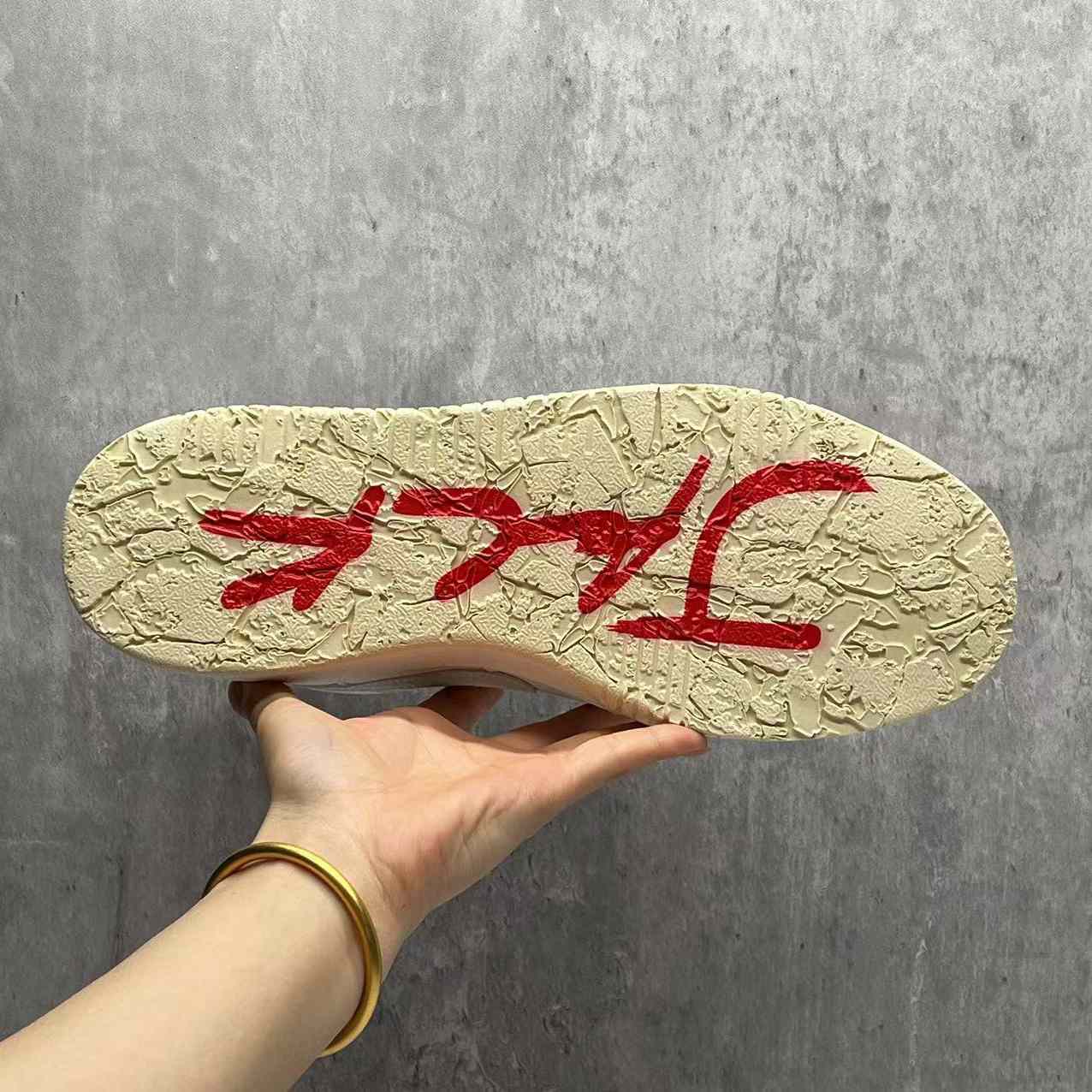 Travis Scott x Jordan Cut The Check Sneaker    FZ8117-003 - FashionPlug