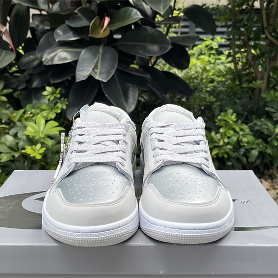 Air Jordan 1 Low OG “Metallic Silver Sneaker      CZ0790-002 - FashionPlug