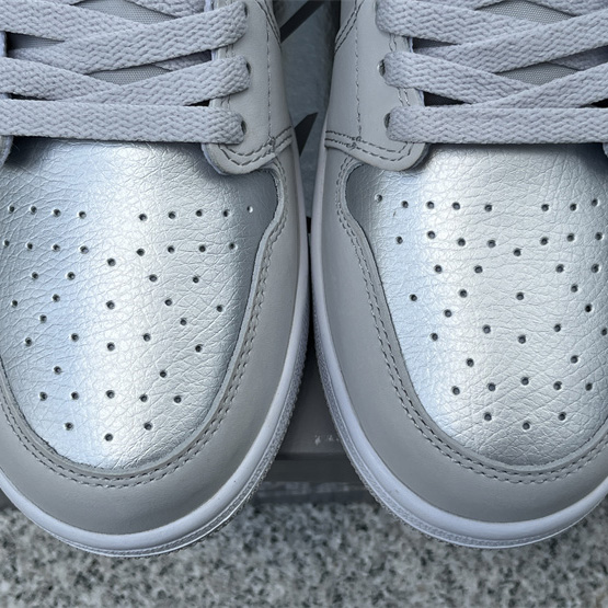 Air Jordan 1 Low OG “Metallic Silver Sneaker      CZ0790-002 - FashionPlug