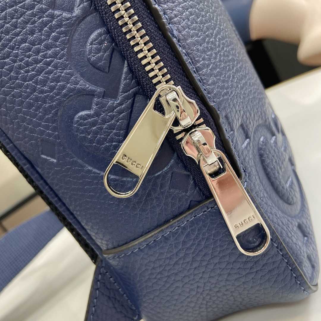 Gucci Jumbo GG Crossbody Bag - FashionPlug